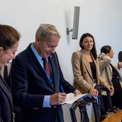 Wojciech Saługa, Marszałek Województwa Śląskiego, prowadzi dyskusję na konferencji 