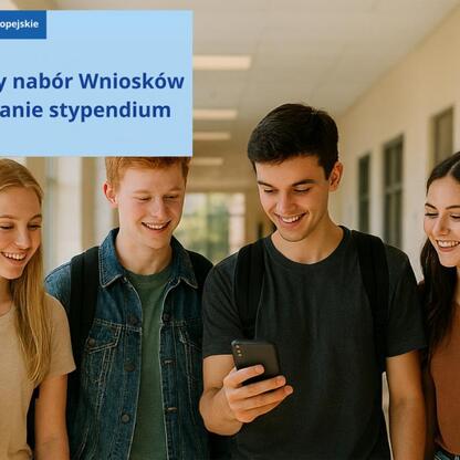 Grupa studentów w szkole ponadpodstawowej, promujące program stypendialny Unii Europejskiej. (wygenerowano przez AI)