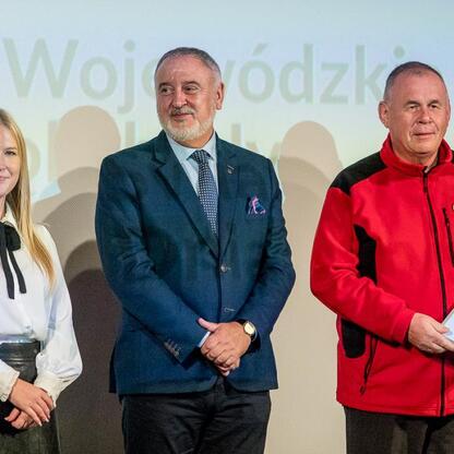 Wyróżnienie za zasługi dla rozwoju turystyki w regionie Śląskim. (wygenerowano przez AI)