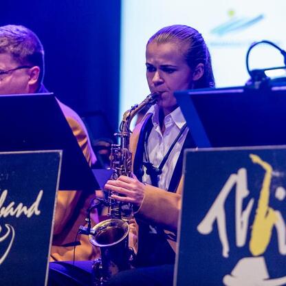 Jazz Band Performance Celebrating World Tourism Day (wygenerowano przez AI)
