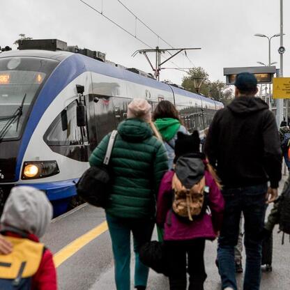 Nowe połączenia PKP Intercity między Bielskiem-Białą a Krakowem, zatrzymujące się w Czechowicach-Dziedzicach, Oświęcimiu i Chrzanowie. (wygenerowano przez AI)