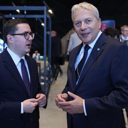 Wojciech Saługa, Marszałek Województwa Śląskiego, uczestniczy w Energy Days 2025. (wygenerowano przez AI)