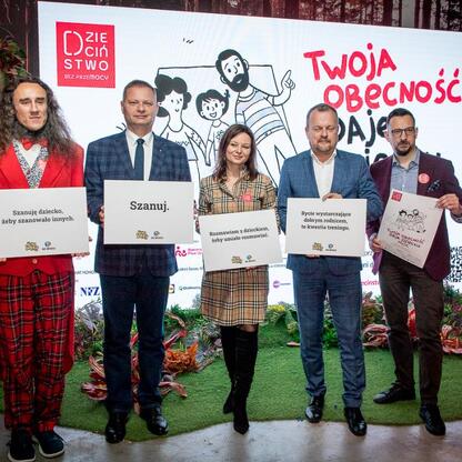 Grupa działaczy podczas inauguracji kampanii 