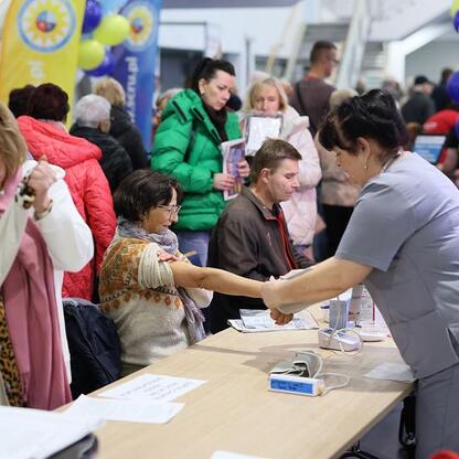 III edycja Centralnego Klubu Pacjenta na Stadionie Śląskim, edukacja zdrowotna i profilaktyka. (wygenerowano przez AI)
