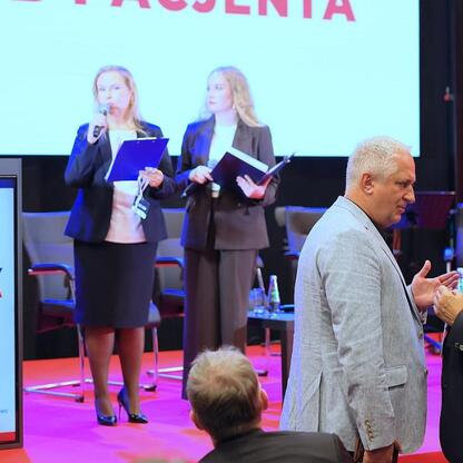 III edycja Centralnego Klubu Pacjenta na Stadionie Śląskim, edukacja zdrowotna i profilaktyka. (wygenerowano przez AI)