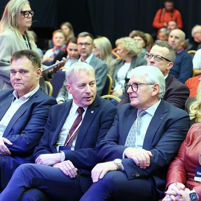 Wojciech Saługa, Marszałek Województwa Śląskiego, otwiera III edycję Centralnego Klubu Pacjenta. (wygenerowano przez AI)