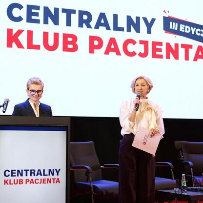 III edycja Centralnego Klubu Pacjenta na Stadionie Śląskim, edukacja zdrowotna i integracja międzypokoleniowa. (wygenerowano przez AI)