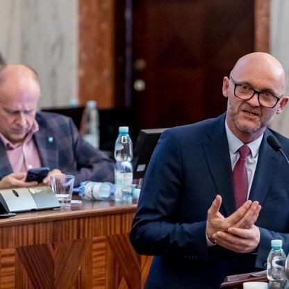 Sesja Sejmiku Województwa Śląskiego, rozmowy o budżecie i infrastrukturze. (wygenerowano przez AI)