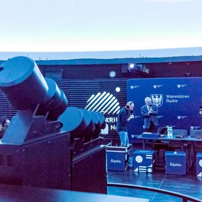 Live broadcast of Radio 357 from Planetarium Śląskiego, blending music, science, and visual spectacle. (wygenerowano przez AI)
