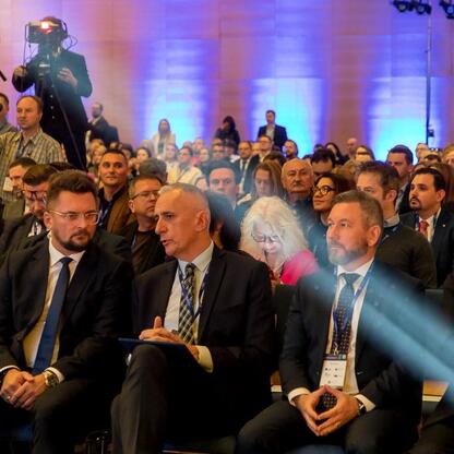 W konferencji w Katowicach uczestniczył Leszek Pietraszek, wicemarszałek Województwa Śląskiego. (wygenerowano przez AI)