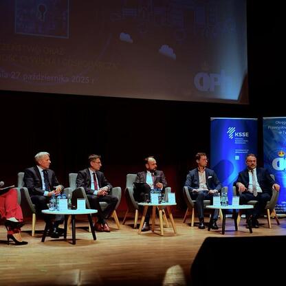 Panel dyskusyjny na konferencji 