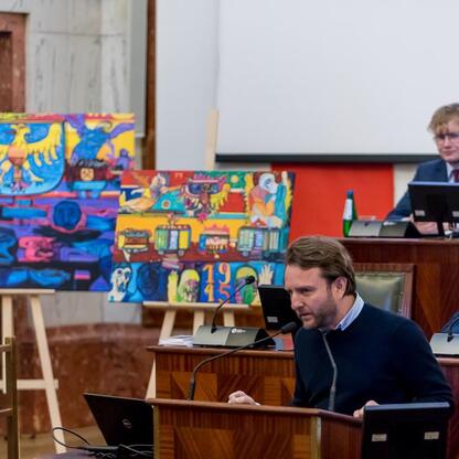 Formalna sesja Młodzieżowego Sejmiku Województwa Śląskiego, upamiętniająca Tragedię Górnośląską, z udziałem parlamentarzystów i samorządowców. (wygenerowano przez AI)