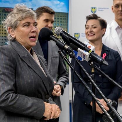 Wojewódzki Szpital Specjalistyczny im. św. Barbary w Sosnowcu otrzymuje wsparcie z Krajowego Planu Odbudowy w wysokości 100 mln zł. (wygenerowano przez AI)