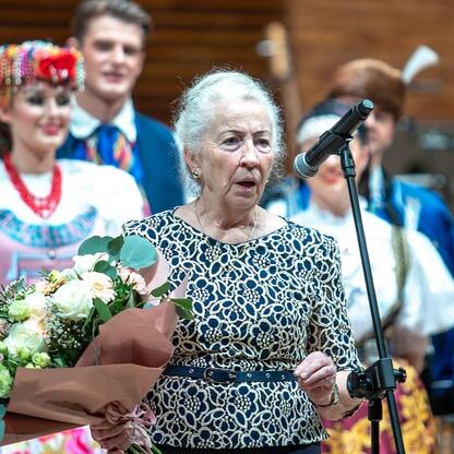 Jubileuszowy koncert dla seniorów w UTW Katowice, Śląsk. (wygenerowano przez AI)