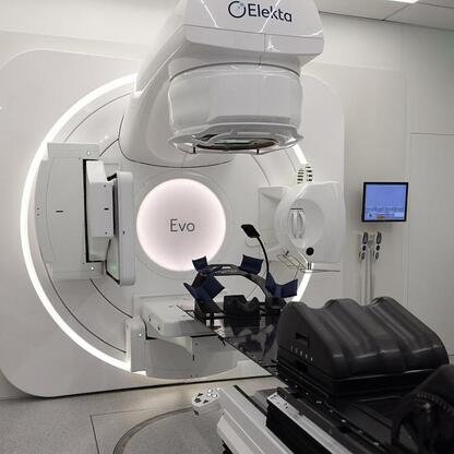 Elekta EVO system radioterapii adaptacyjnej w Katowickim Centrum Onkologii. (wygenerowano przez AI)