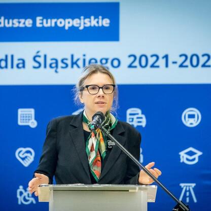 Podczas konferencji o Funduszach Europejskich dla Śląska 2021-2027, odbywającej się w Katowicach, uczestniczyli dyrektorzy szkół, nauczyciele i eksperci edukacji. (wygenerowano przez AI)
