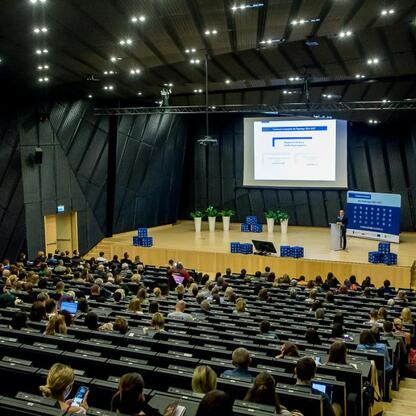 Konferencja o motywacji i determinacji w edukacji w Katowicach. (wygenerowano przez AI)
