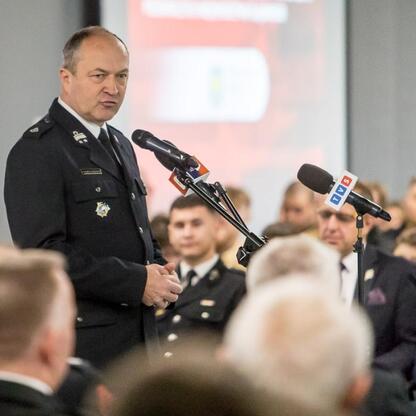 Konferencja rozwojowa młodych strażaków w Superauto.pl Stadion Śląski. (wygenerowano przez AI)