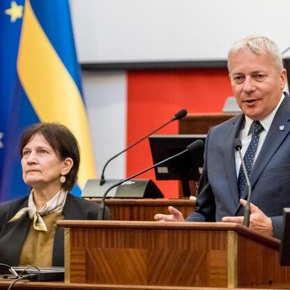 Wojciech Saługa, Marszałek Województwa Śląskiego, przemawia na konferencji 