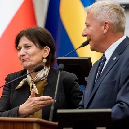 Wojciech Saługa, Marszałek Województwa Śląskiego, prowadzi dyskusję podczas konferencji 