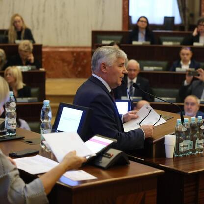 W Sąsiedztwie Śląskim dyskusja o budżecie i finansach. (wygenerowano przez AI)