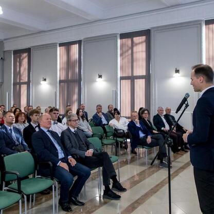 Wernisaż sportowy w Silesia Szkolny Związek Sportowy, nagrody dla zwycięzców. (wygenerowano przez AI)