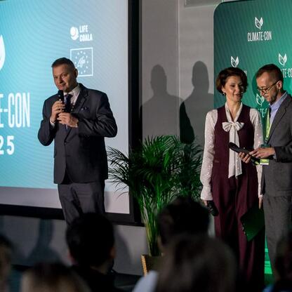 Zakończenie Climate-Con 2025: Rafał Adamczyk wręcza nagrody laureatom konkursu 
