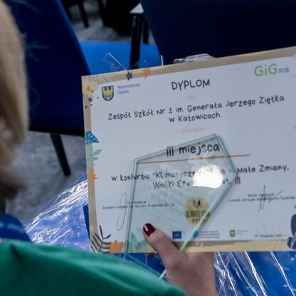 Zespół Szkół Nr 1 im. Generała Jerzego Ziętka w Katowicach otrzymuje dyplom za udział w konkursie 