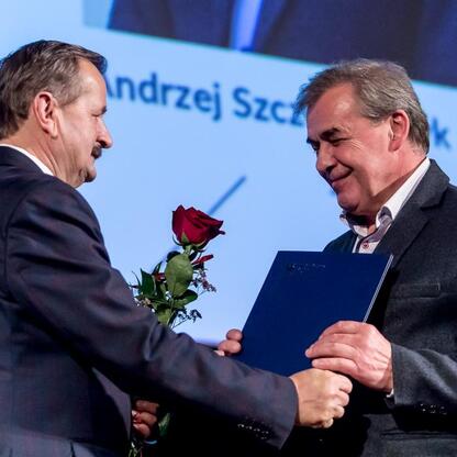 Premiowanie laureatów Marszałka Województwa Śląskiego w dziedzinie kultury w Kinoteatrze Rialto w Katowicach. (wygenerowano przez AI)