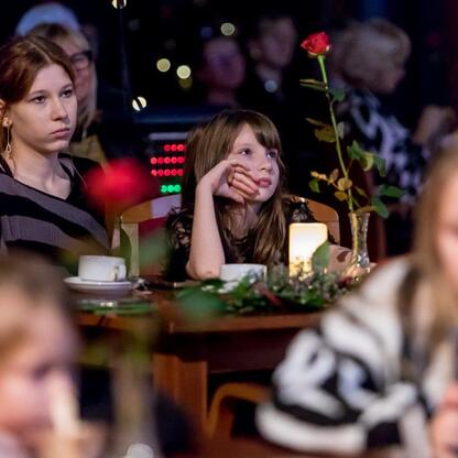 Zwycięzcy nagród Marszałka Województwa Śląskiego Culture Awards w Kinoteatrze Rialto w Katowicach. (wygenerowano przez AI)