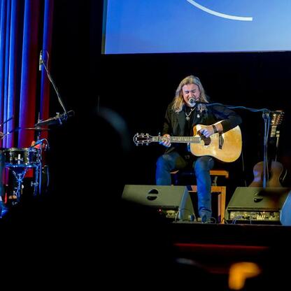 Live performance at the Kinoteatr 