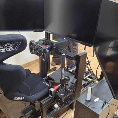 Nowoczesny placówka edukacyjna z zaawansowanymi laboratoriami VR i robotyki. (wygenerowano przez AI)