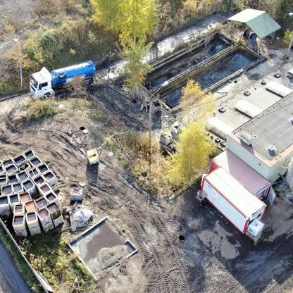 Zlikwidowano składowisko niebezpiecznych odpadów w Katowicach-Szopienicach, kosztującym 10,8 mln zł. (wygenerowano przez AI)