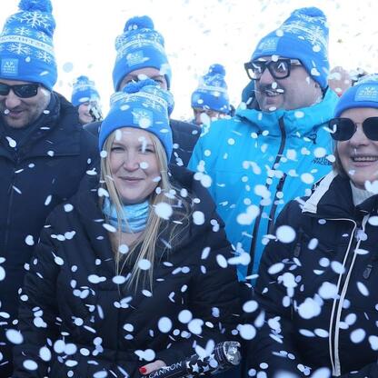 Zimowa inauguracja sezonu w Beskidach, Szczyrk, Śląsk. (wygenerowano przez AI)