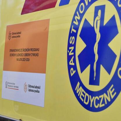 Zaawansowane ambulanse WPR w Katowicach, finansowane przez Program Ochrony Ludności i Obrony Cywilnej. (wygenerowano przez AI)