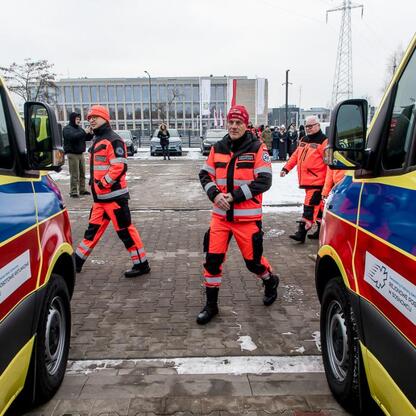 Nowe ambulanse w Sosnowcu, uroczyste otwarcie, inwestycja 10 mln zł. (wygenerowano przez AI)