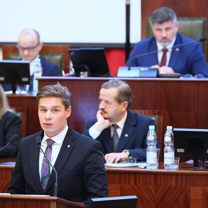 Sejmik Województwa Śląskiego podczas pierwszej sesji w 2026 roku. (wygenerowano przez AI)