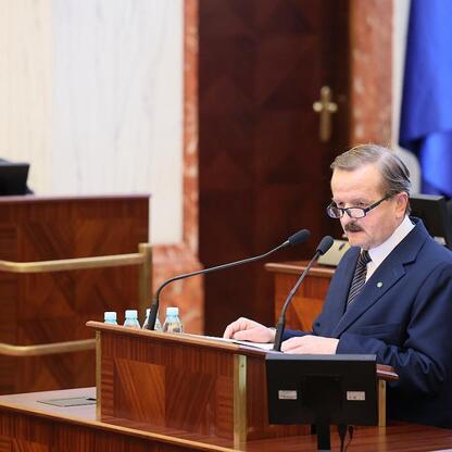 Wizytacja Sejmiku Województwa Śląskiego w 2026 roku, gdzie podjęto decyzje o roczniku Częstochowy i inwestycjach w infrastrukturę sportową. (wygenerowano przez AI)