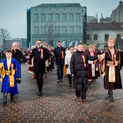 Zaproszenie na uroczystą inaugurację Bielska-Białej jako Polskiej Stolicy Kultury w 2026 roku. (wygenerowano przez AI)