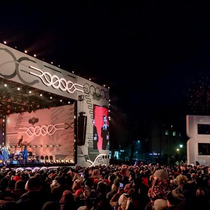 Inauguracja Bielska-Białej jako Polskiej Stolicy Kultury 2026, koncert Evviva l’arte na Placu Ratuszowym. (wygenerowano przez AI)