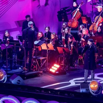 Inauguracja Bielska-Białej jako Polskiej Stolicy Kultury 2026. Koncert Evviva l’arte na Placu Ratuszowym. (wygenerowano przez AI)