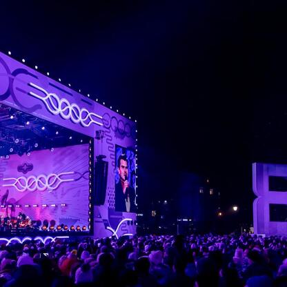 Inauguracja Bielska-Białej jako Polskiej Stolicy Kultury w 2026 roku. Koncert Evviva l’arte na Placu Ratuszowym. (wygenerowano przez AI)