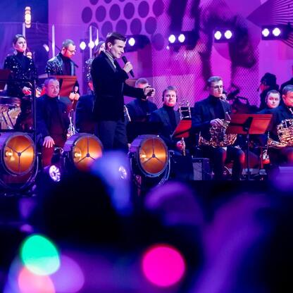 Inauguracja Bielska-Białej jako Polskiej Stolicy Kultury 2026. Koncert Evviva l’arte na Placu Ratuszowym. (wygenerowano przez AI)