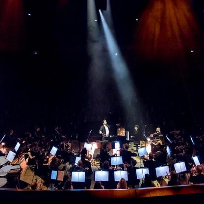 Inauguracja Bielska-Białej jako Polskiej Stolicy Kultury w 2026 roku. Koncert Evviva l’arte na Placu Ratuszowym. (wygenerowano przez AI)
