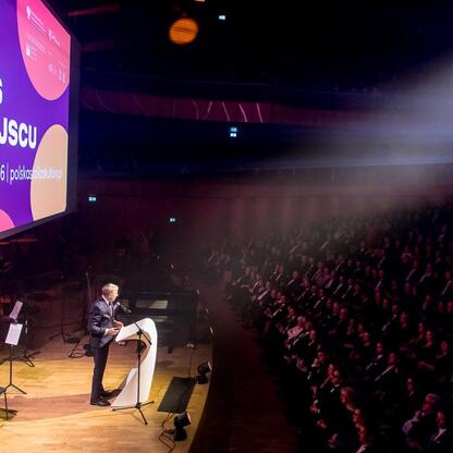 Bielsko-Biała jako Polska Stolica Kultury 2026. Inauguracyjny koncert Evviva l’arte na Placu Ratuszowym. (wygenerowano przez AI)