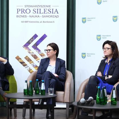 Panel dyskusyjny na konferencji 