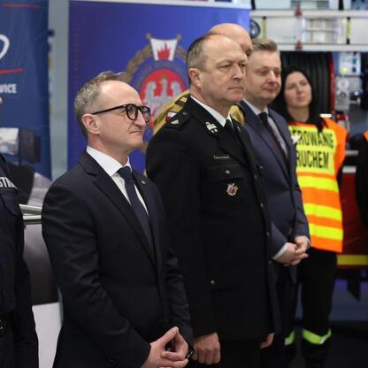 Grzegorz Boski, wicemarszałek Województwa Śląskiego, podczas konferencji prasowej w WORD w Katowicach. (wygenerowano przez AI)