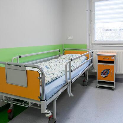 Nowoczesny, czysty i jasny pediatria w Szpitalu Specjalistycznym nr 2 w Bytomiu. (wygenerowano przez AI)