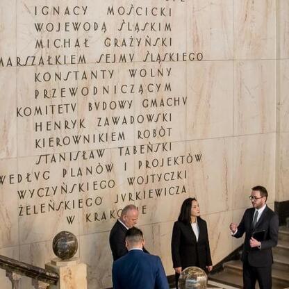 Ambasador Mongolii Oyundari Navaan-Yunden i jego zespół w Katowicach, spotkanie z wicemarszałkiem Leszkiem Pietraszkiem. (wygenerowano przez AI)