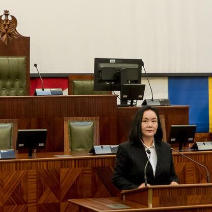 Ambasador Mongolia Oyundari Navaan-Yunden w Katowicach, spotkanie z wicemarszałkiem Leszkiem Pietraszkiem. (wygenerowano przez AI)